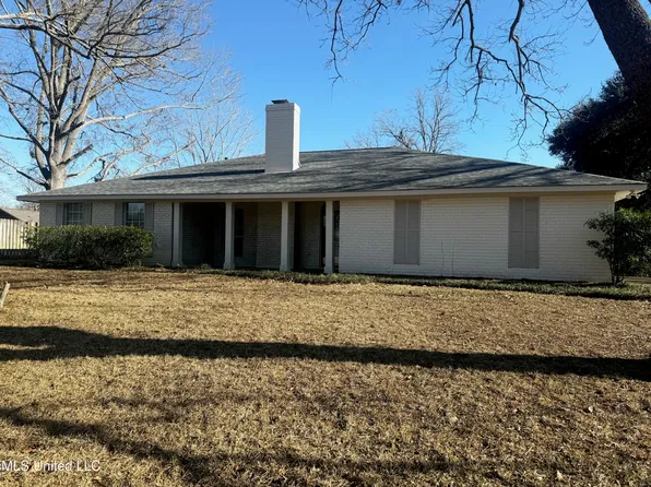 105 Arrowhead Dr, Natchez, MS 39120