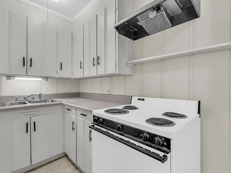 305 Old West Point Rd #A — Photo 3