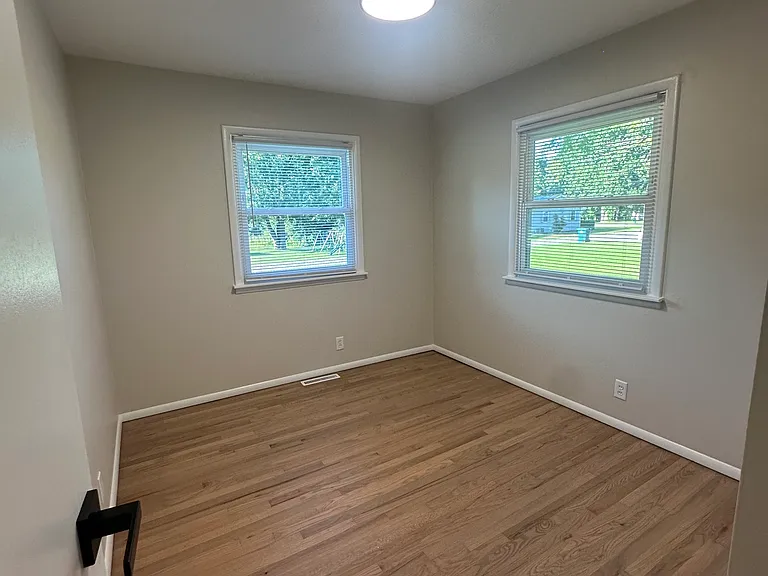 85 E Ballard Dr — Photo 10