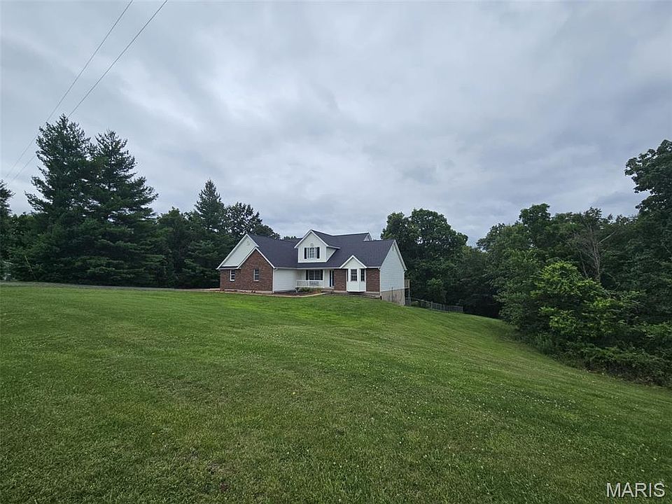 1st image of 301 Country View Dr