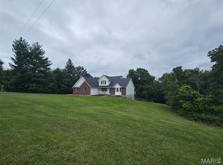 301 Country View Dr, Winfield, MO 63389