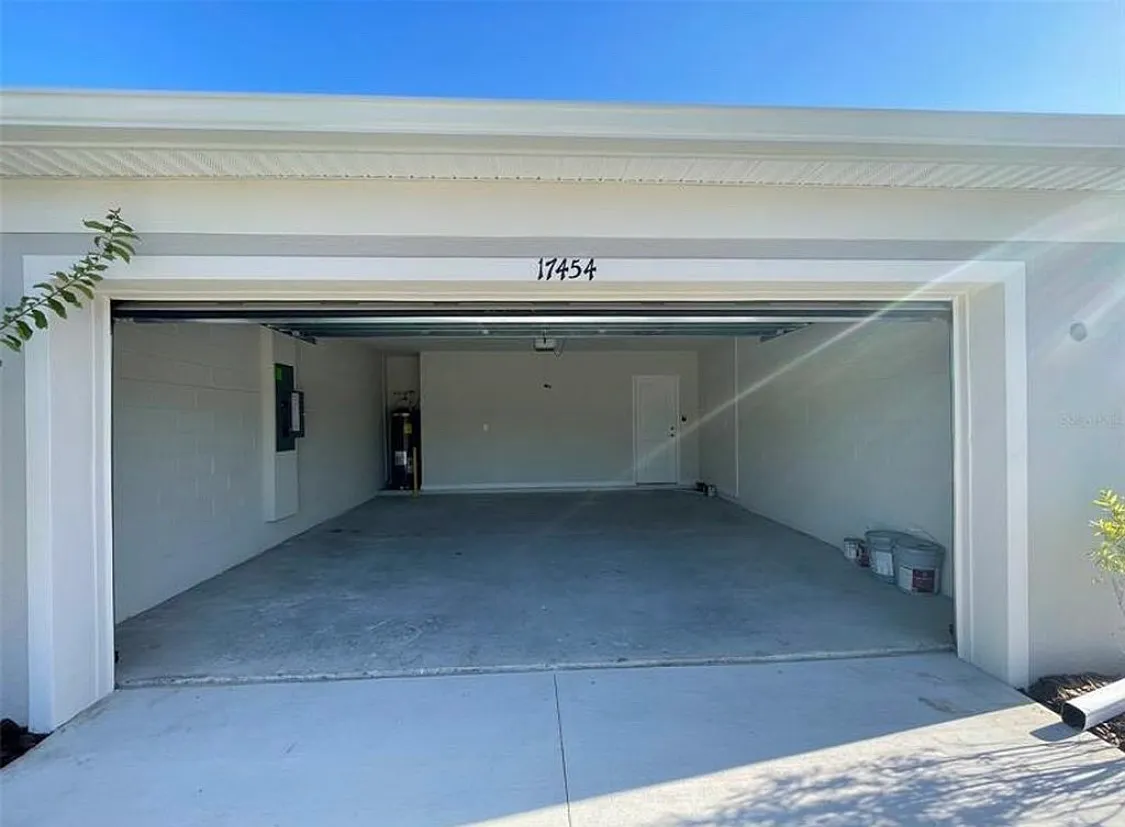 4 bed, 2207 sqft, $2,699 — Photo 3
