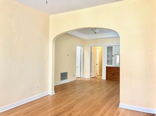 2951 N Lincoln Ave, Chicago, IL 60657