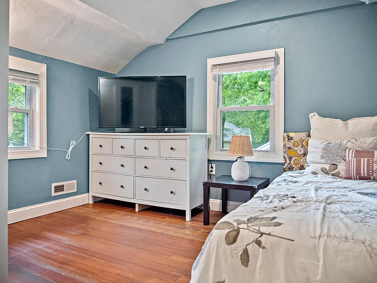 36 Brackett Rd — Photo 10