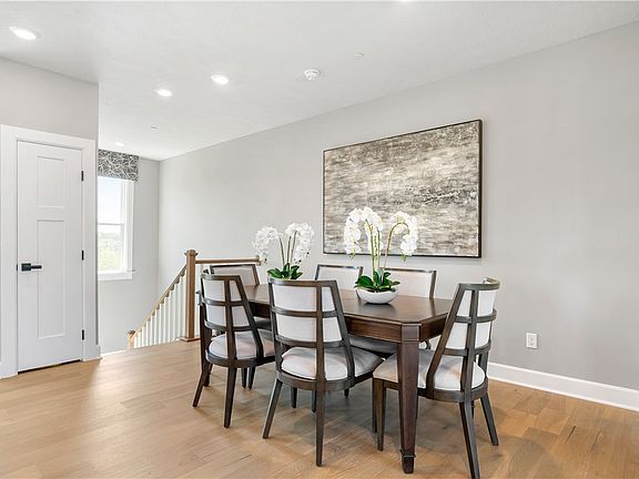 4th image of 170 Breckenridge Ct