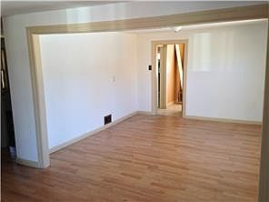 5th image of 2450 W Amherst Ave