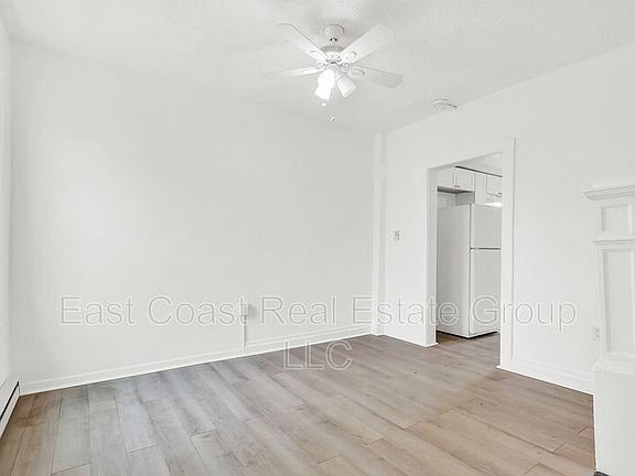 3rd image of 185 Berkson Ave