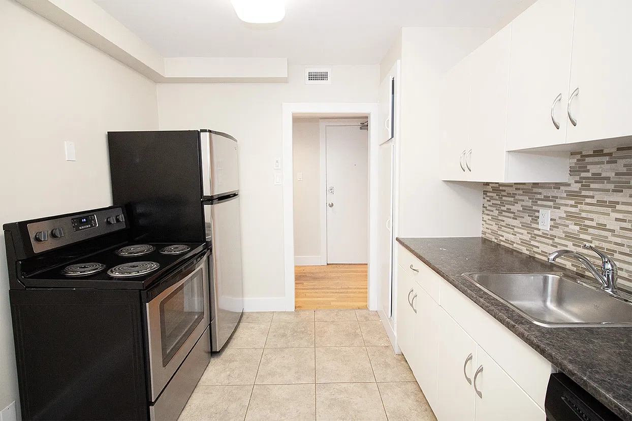 325 Enfield Crescent — Photo 4