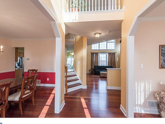 3rd image of 841 Sunrise Dr