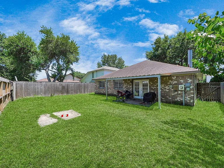 11031 Kirkmead Dr — Photo 32