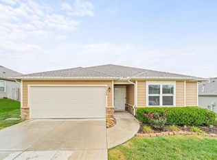 21820 Franklin St, Spring Hill, KS 66083