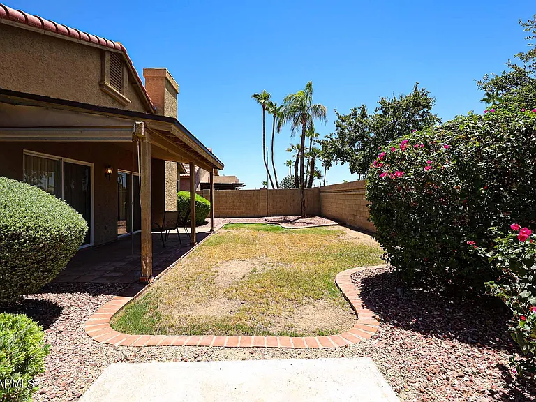 3305 E Wildwood Dr — Photo 32