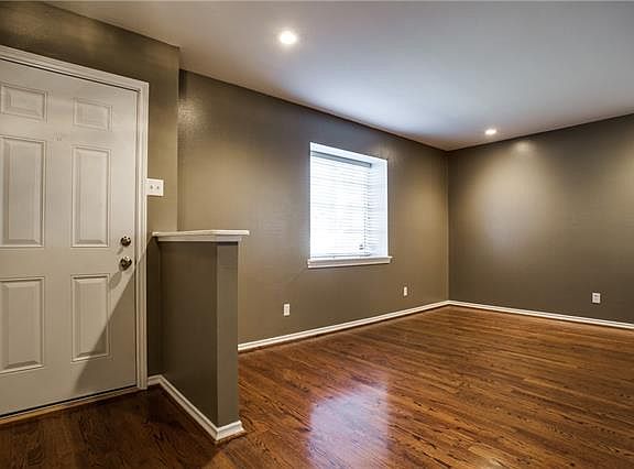 4th image of 1008 Glen Cove Dr