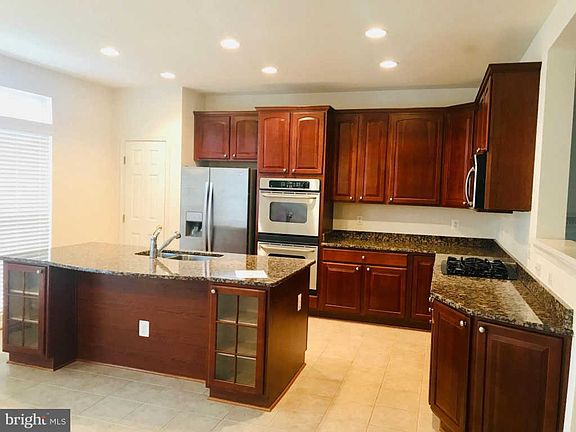 5th image of 2207 Potomac Club Pkwy #23