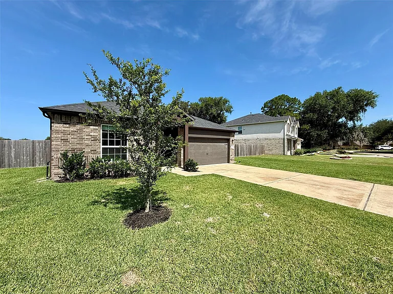 307 Twin Lakes Blvd W — Photo 48