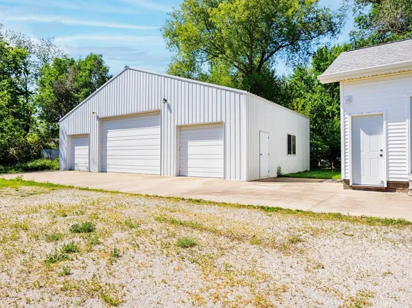 24410 N 1750 East Rd, Hudson, IL 61748