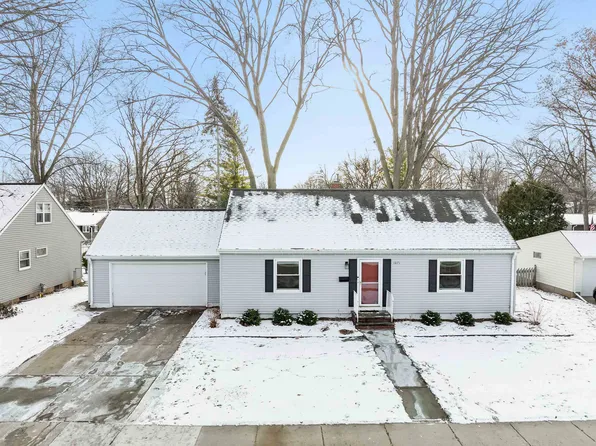 1071 Liberty St, Green Bay, WI 54304