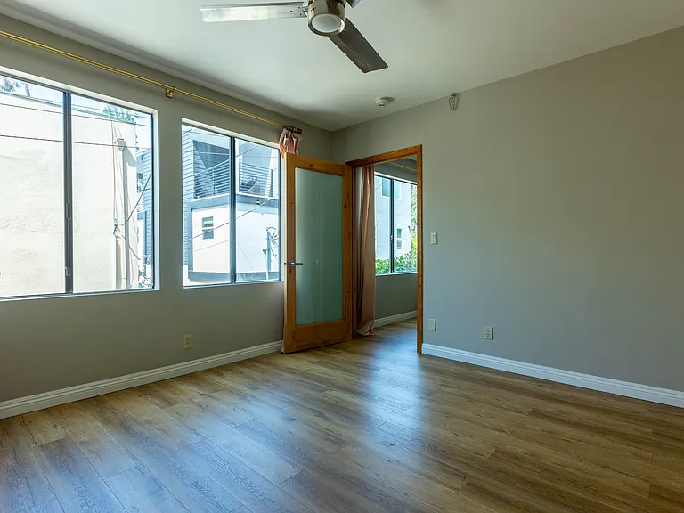 5125 Harold Way #202 — Photo 39