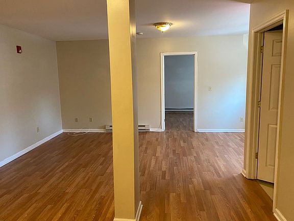 4th image of 535 E Mifflin St APT 3