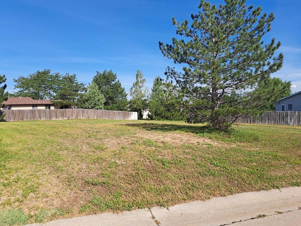 2nd image of 1385 Canyon Dr
