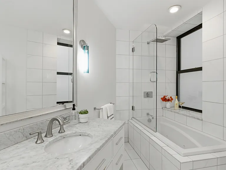 55 Temple Pl #4 — Photo 35