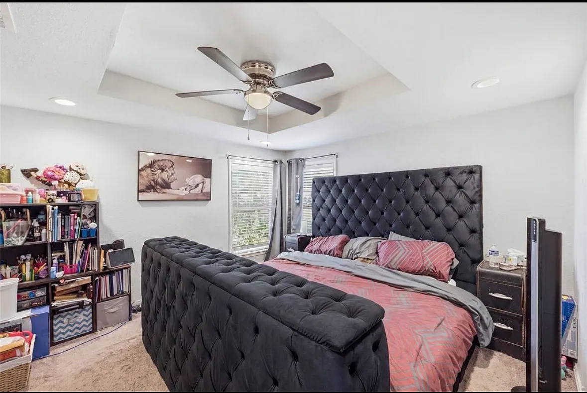 3 bed, 1096 sqft, $1,520 — Photo 2