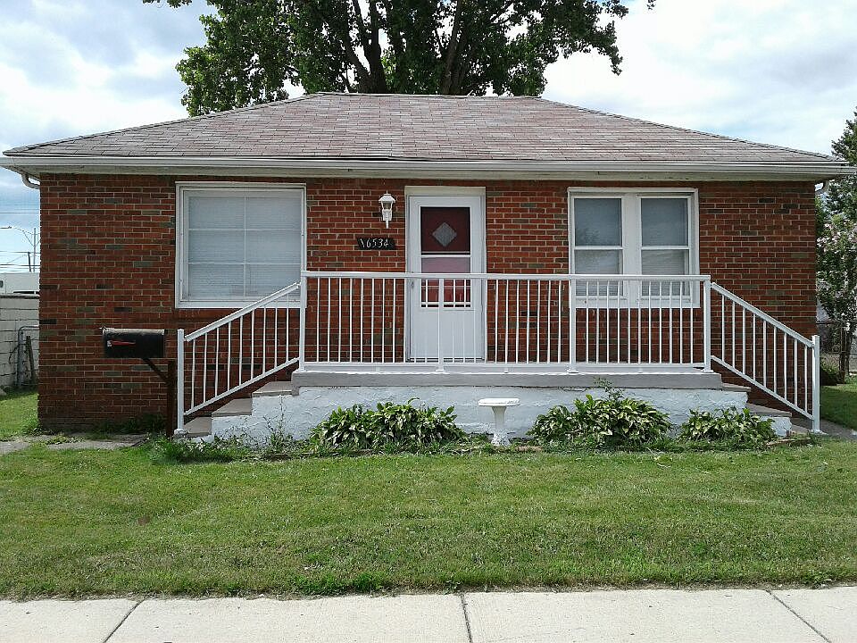 Beautiful home with extras