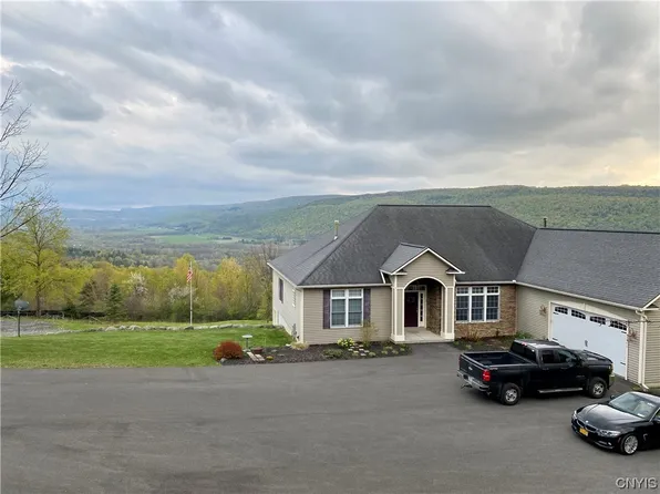 2645 Porter Ln, La Fayette, NY 13084