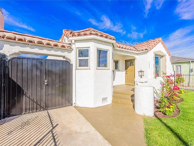 7727 S Normandie Ave — Photo 25