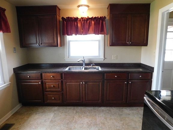5th image of 3524 S Saint Joseph St