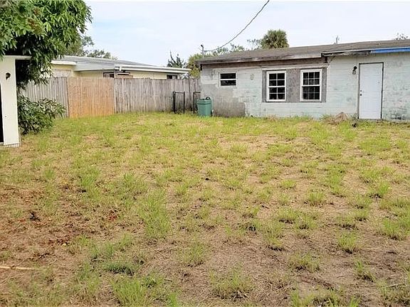 5th image of 231 6th Dr SW