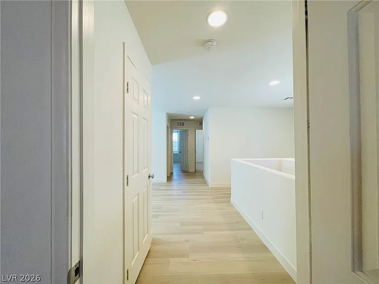 9206 Valley Betica Ave — Photo 19