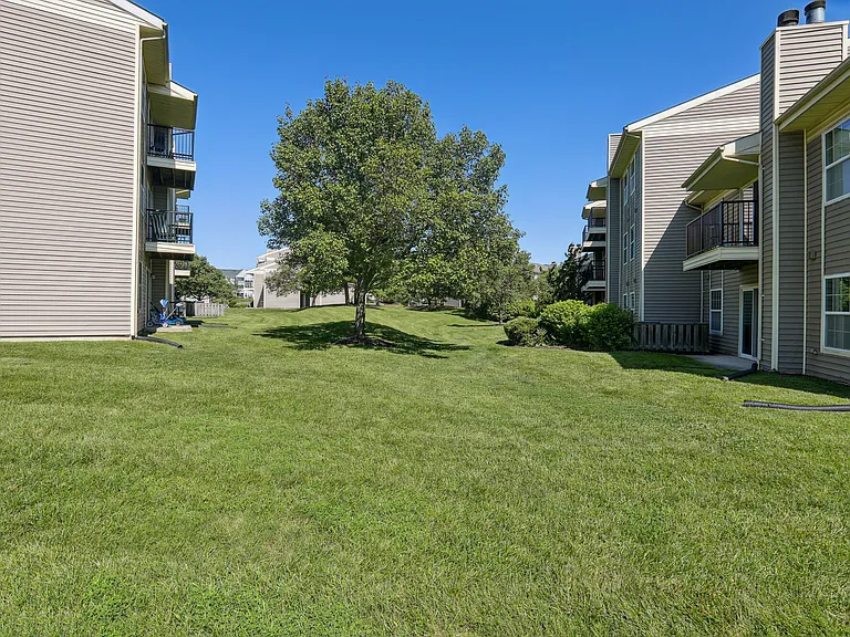 Southfield — Photo 25