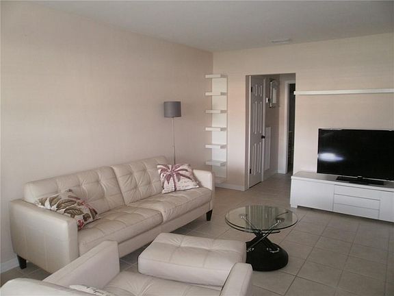 4th image of 3850 NE 21st Ave APT 11