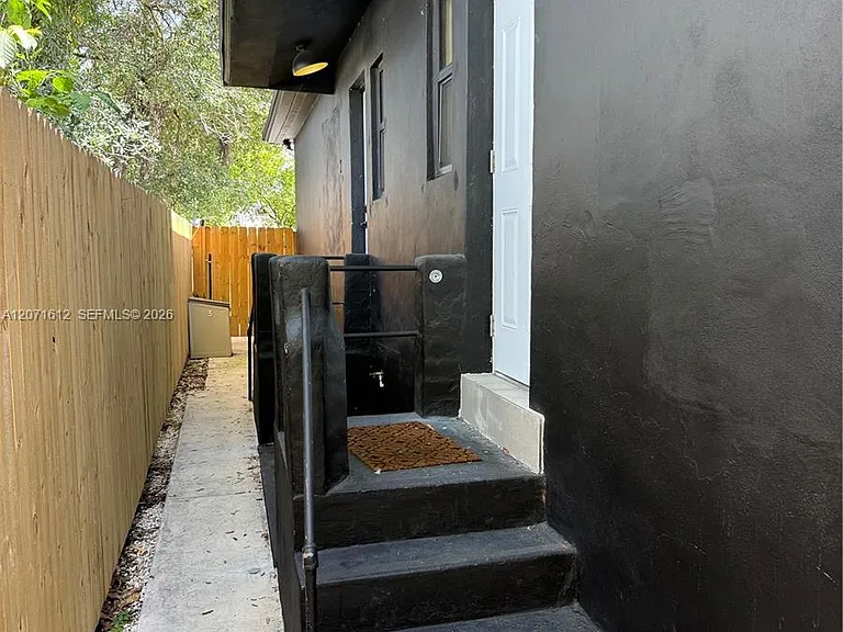 3 NE 70th St #1 — Photo 1