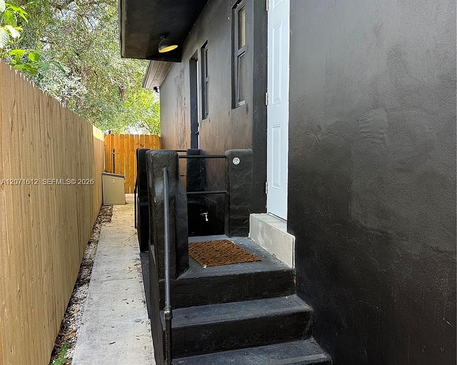 1st image of 3 NE 70th St #1