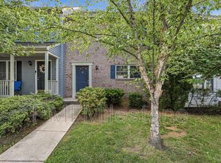 24 Mabel Ln, Martinsburg, WV 25404
