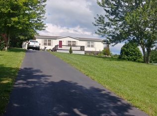 1246 Creston Rd, Crossville, TN 38571