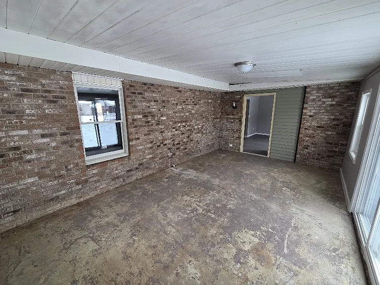 1146 Morris Ave — Photo 14