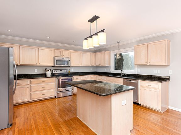 5th image of 13033 Graefield Cir