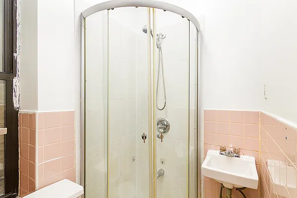 Rented by Oxford Property Group | media 8