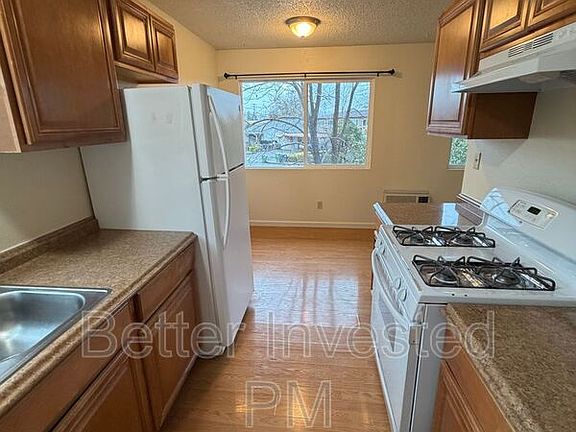 4th image of 175 Oak Manor Ct APT D
