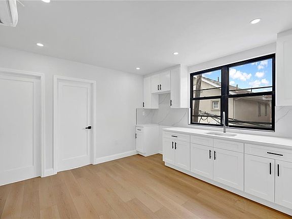 2nd image of 3013 Brighton 5th St #2F
