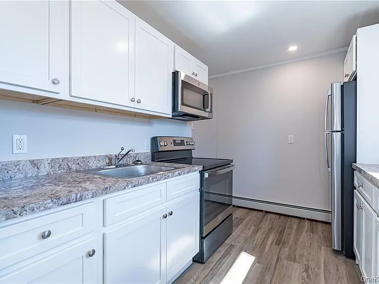 120 Grand St #3 — Photo 3
