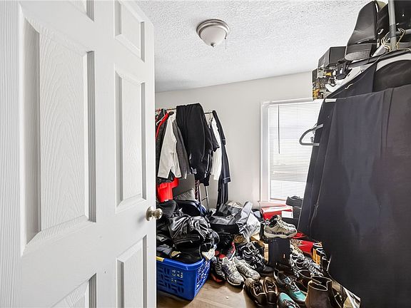 5th image of 19 Waverly Pl