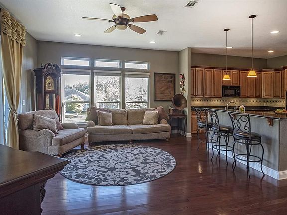 4th image of 3212 McMillan Creek Dr