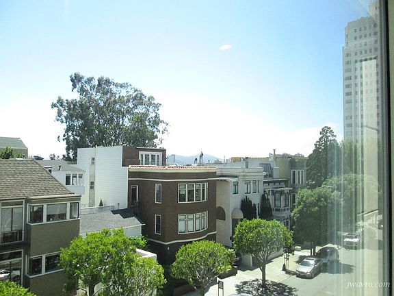 4th image of 1000 Green St APT 402