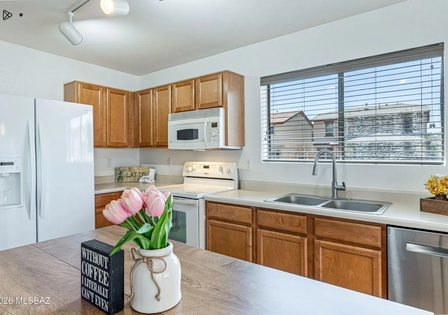 3 bed, 1669 sqft, $2,200 — Photo 3