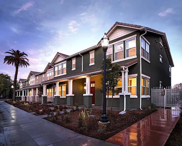 330 Van Ness Cottages
