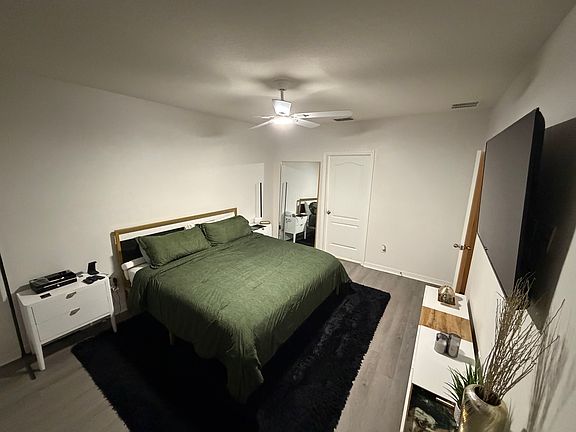 4th image of 456 Burnham Cir #1